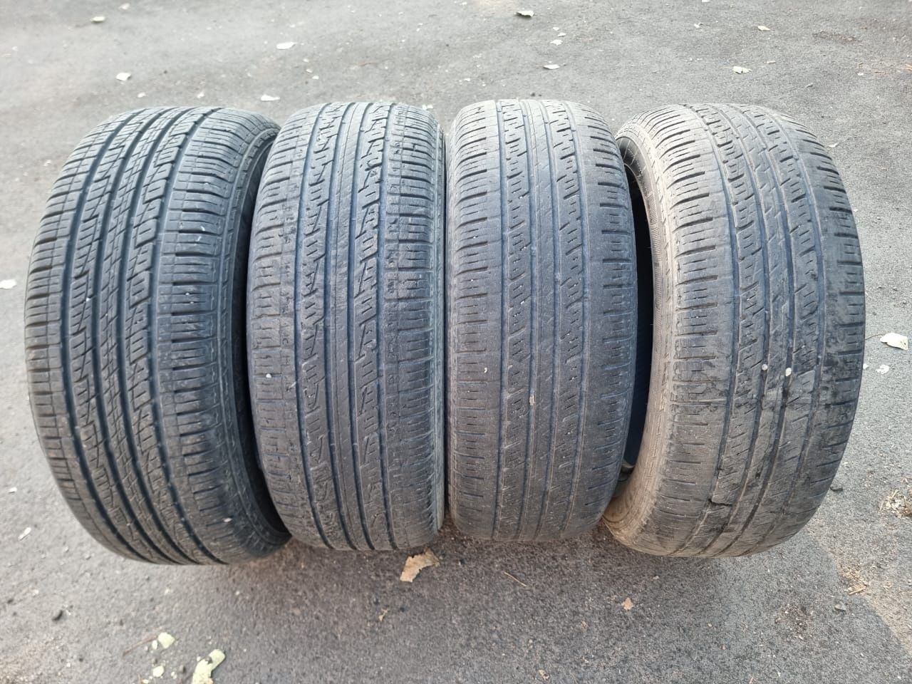 225/60/17 Kumho.