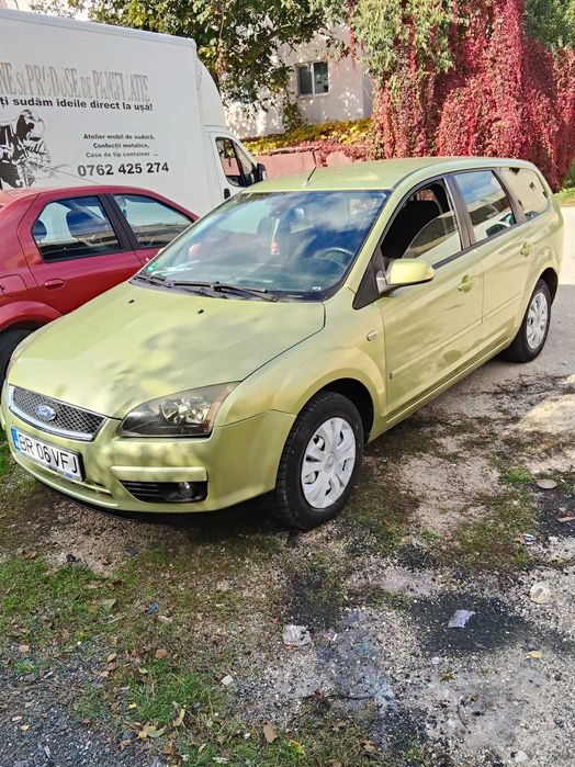 Vând Ford Focus 1.8 Benzină