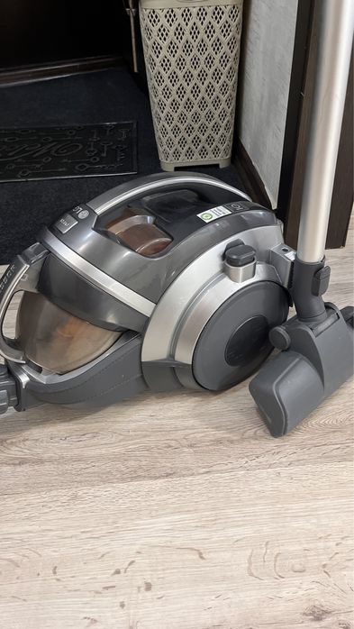 Продам пылесос LG Kompressor