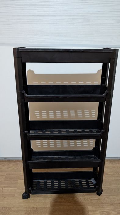 Etajera cu 4 rafturi pe roti - pt spatii inguste