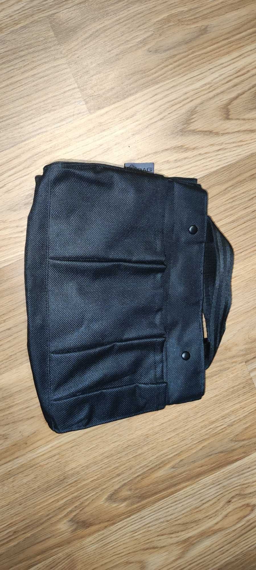 INBAG органайзер за чанти с много джобове в елегантен дизайн.