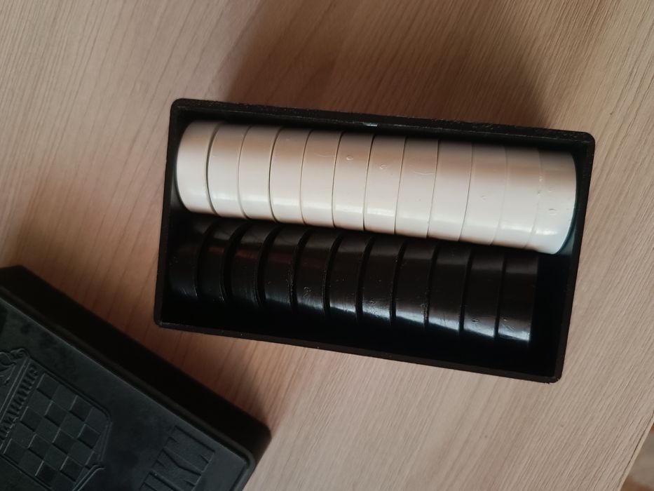 Шашковые фишки..