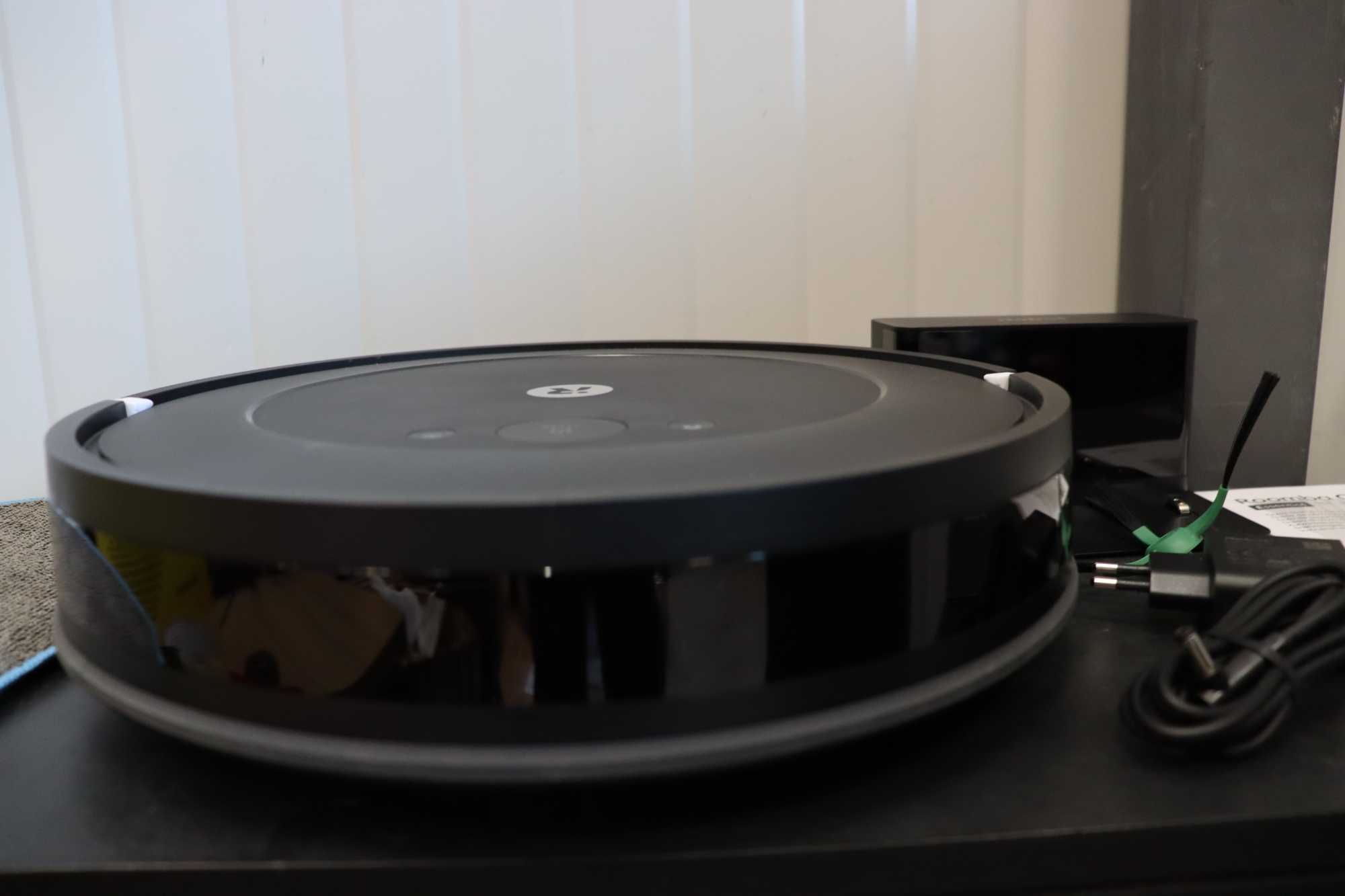 Прахосмукачка робот iRobot Roomba Combo, Mop, Alexa, Аpp