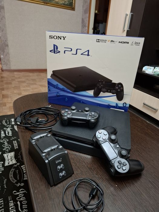 Продам PlayStation 4 Slim на 1 терабайт