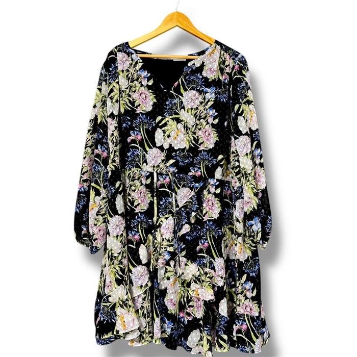 Рокля на цветя RESERVED