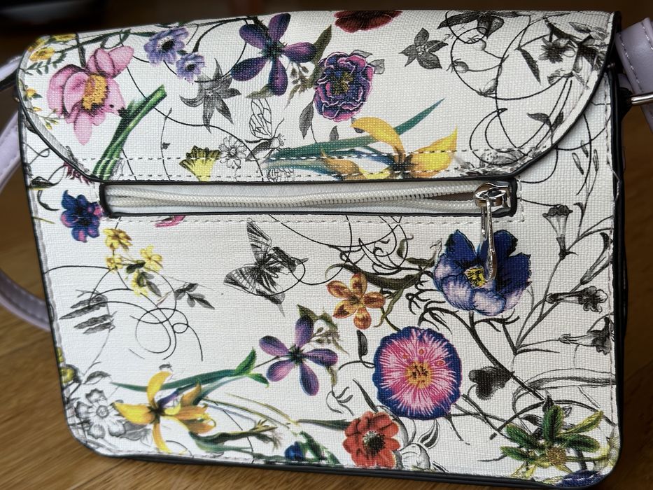 Дамска чанта