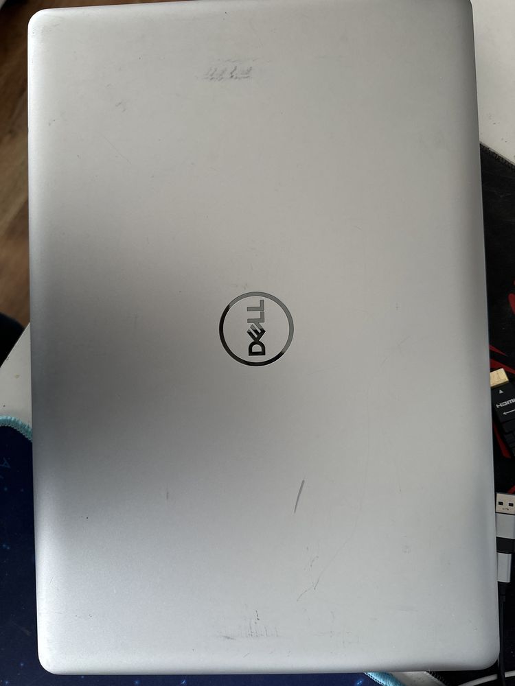 Laptop Dell Inspirion 17” ssd m2 8gb ddr4,i3 gen7