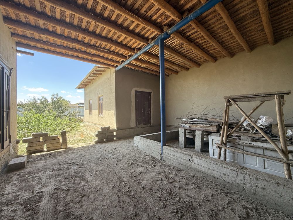 Buxoro viloyati Jondor tumanida tayyor uchaska hovli sotiladi