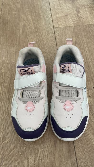 Продам кроссовки