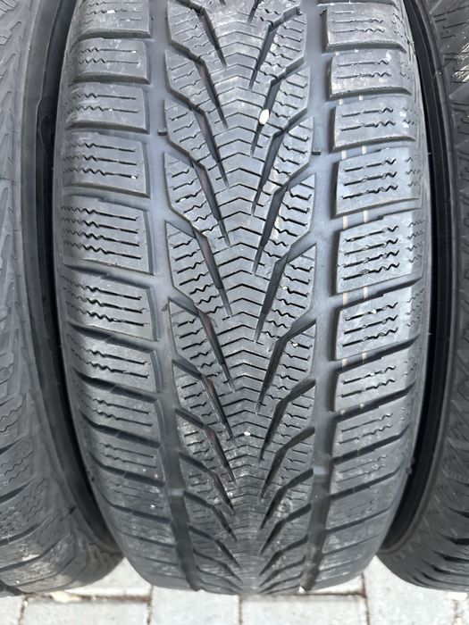 Cauciucuri iarna  195 65 15 7 mm la 125 ron buc an 2018