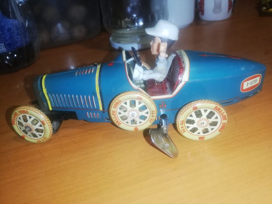 Mașinuța curse tabla motor cu cheita anii 60
