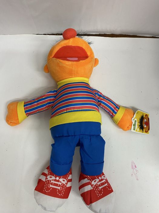 SESAME STREET ERNIE jucărie din pluș 40 cm erichetă