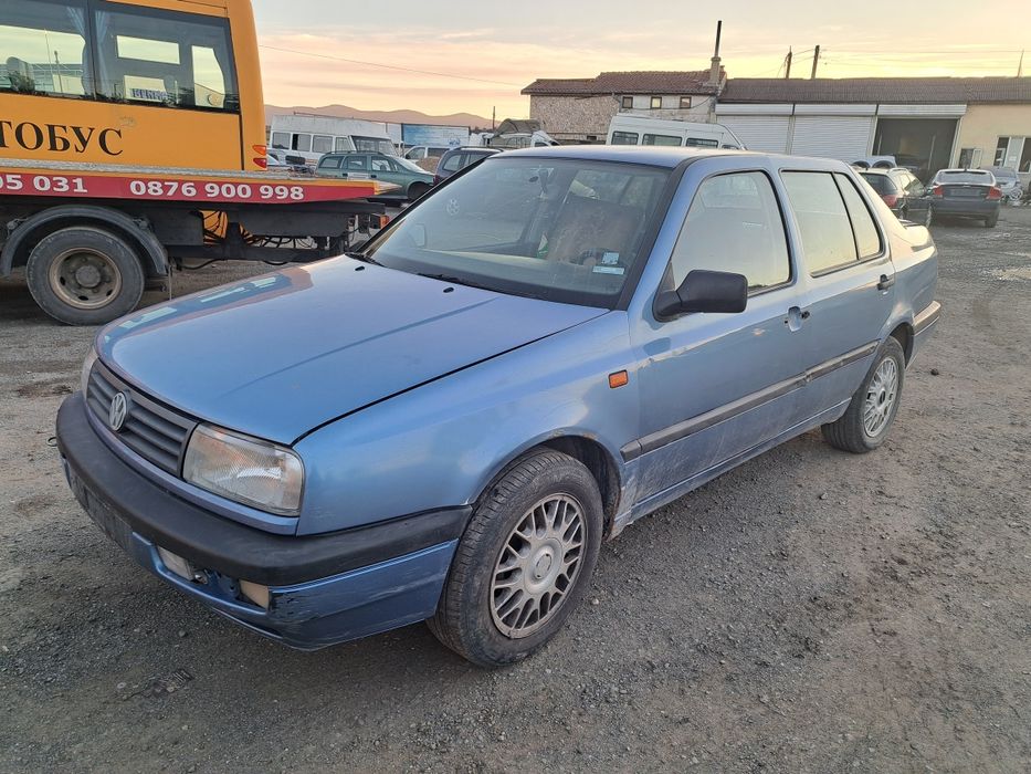 Фолксваген Венто 1.8 mi на части !