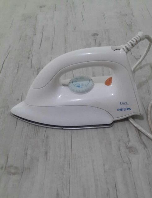 Storcator de fructe si legume Philips 500 W 2 Viteze + fier de calcat