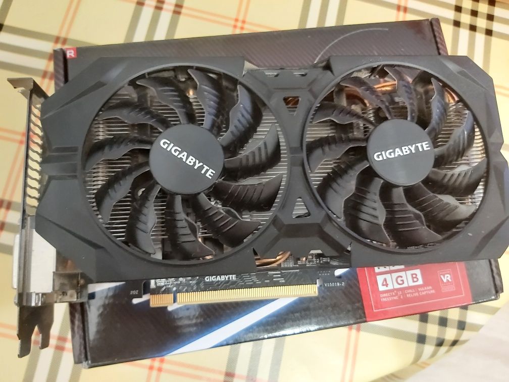 Видеокарта GIGABYTE AMD Radeon R9 380 GAMING [GV-R938G1 GAMING-4GD]