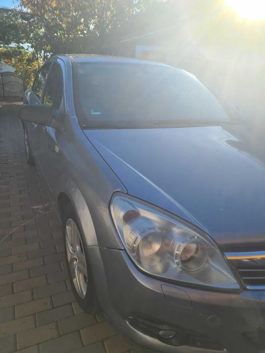 Vand Opel Astra H berlina, 1.7 Diesel,consum mic , AC/CD functionale