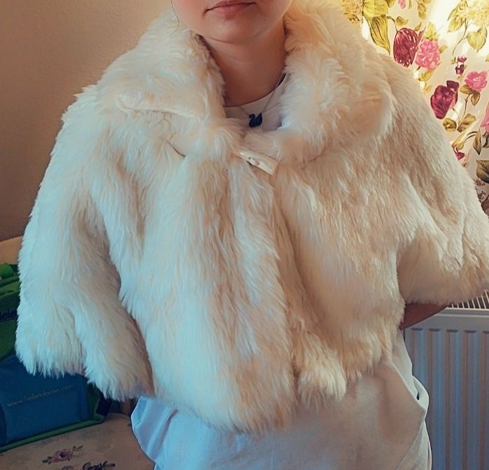 Blanita scurta eleganta