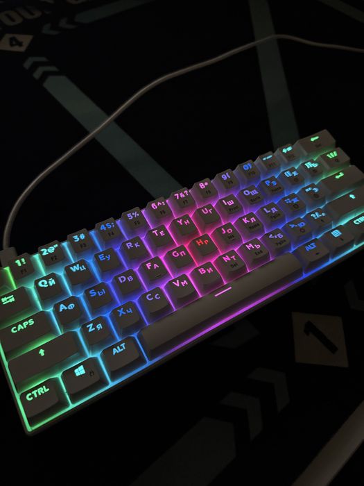 Продам клавиатуру с подсветкой