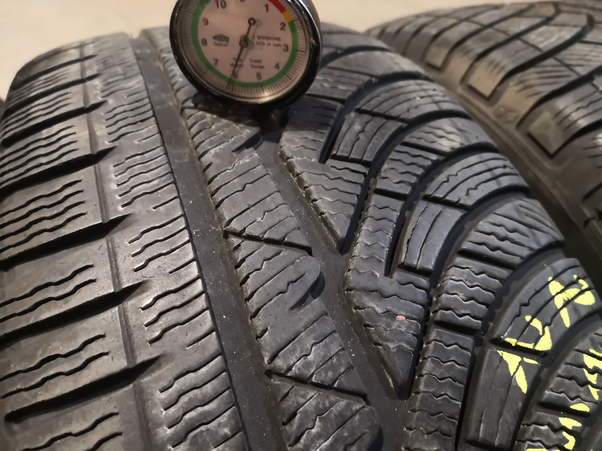 225 45 18 цола спорт пакет задни 245 40 18 Michelin dot 20