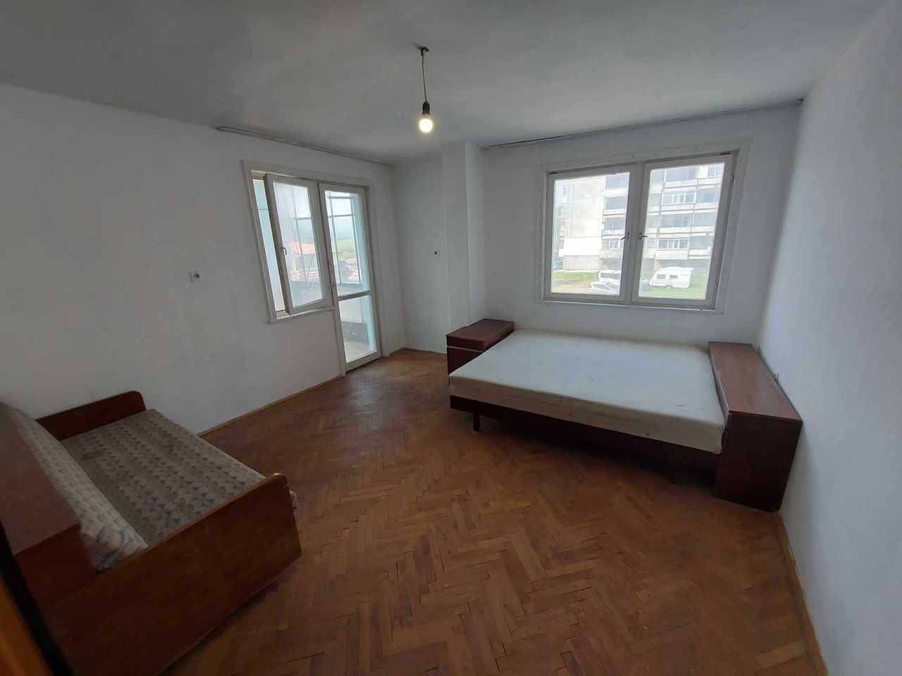 Продава се Двустаен апартамент в Омуртаг - 51 кв.м за 680 €/кв.м - Снимка #4