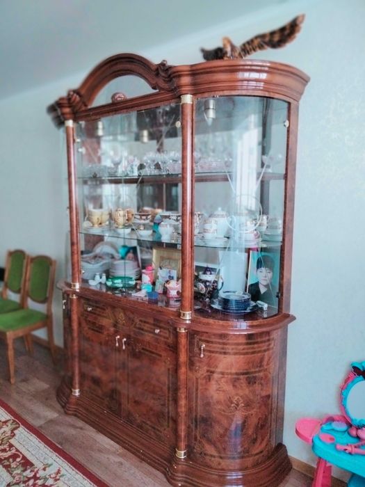 Продам стенку  очень красивая