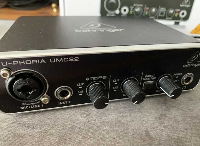 Външна аудио карта (аудио интерфейс) Behringer UMC22