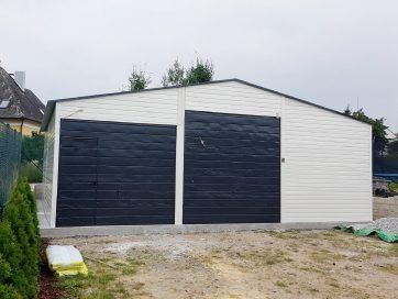 Vând garaje 7x4 2500 de euro