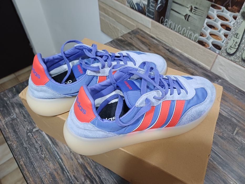 Adidași piele nr 40