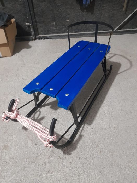 Sanii din fier si lemn