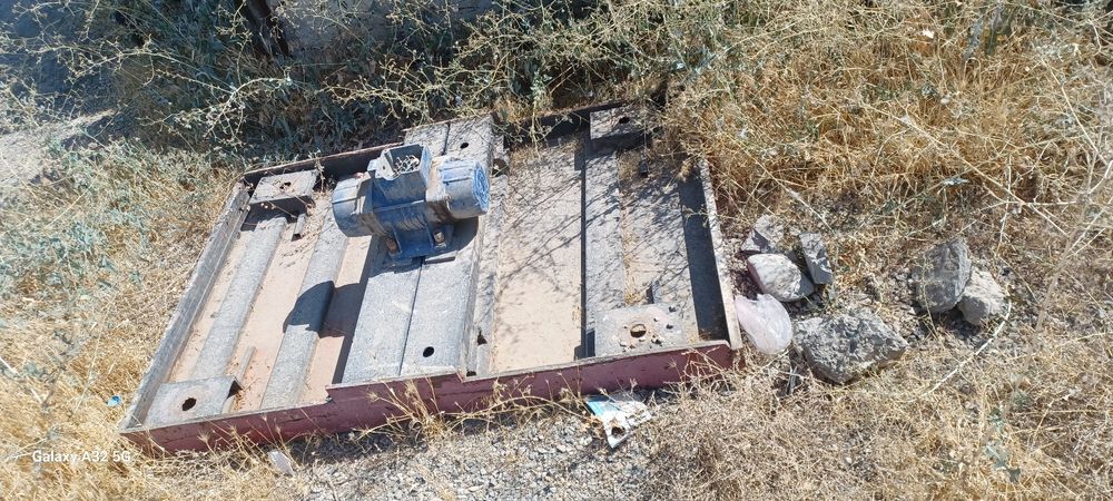 Buruschatka qolib sotiladi har hilidan 1000 kv bor yana ikkita meshalk