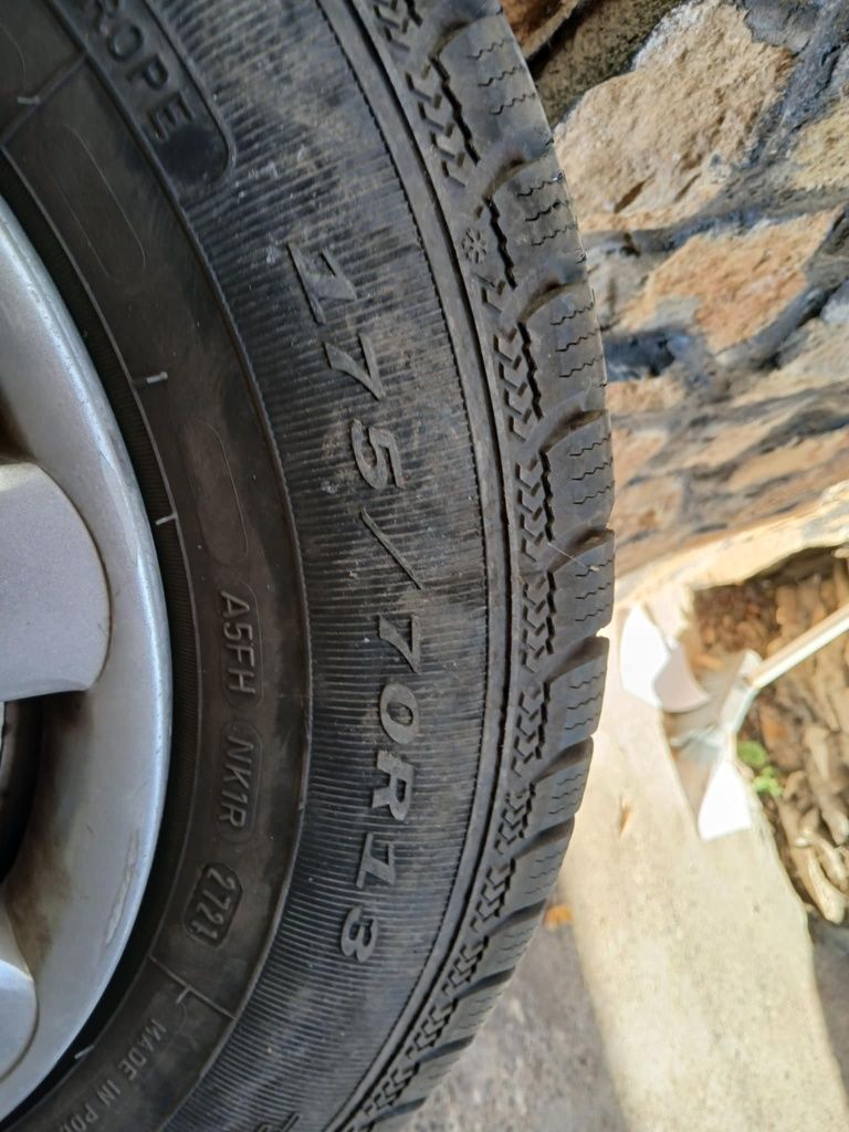 Продавам зимни гуми