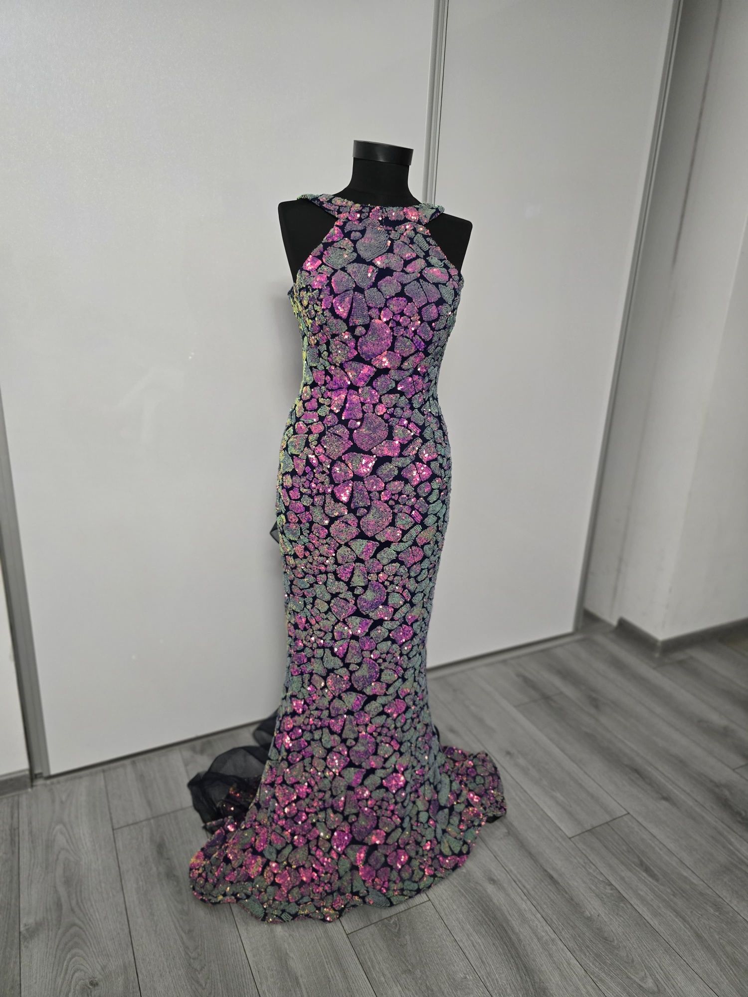 Rochie de seară cu paiete