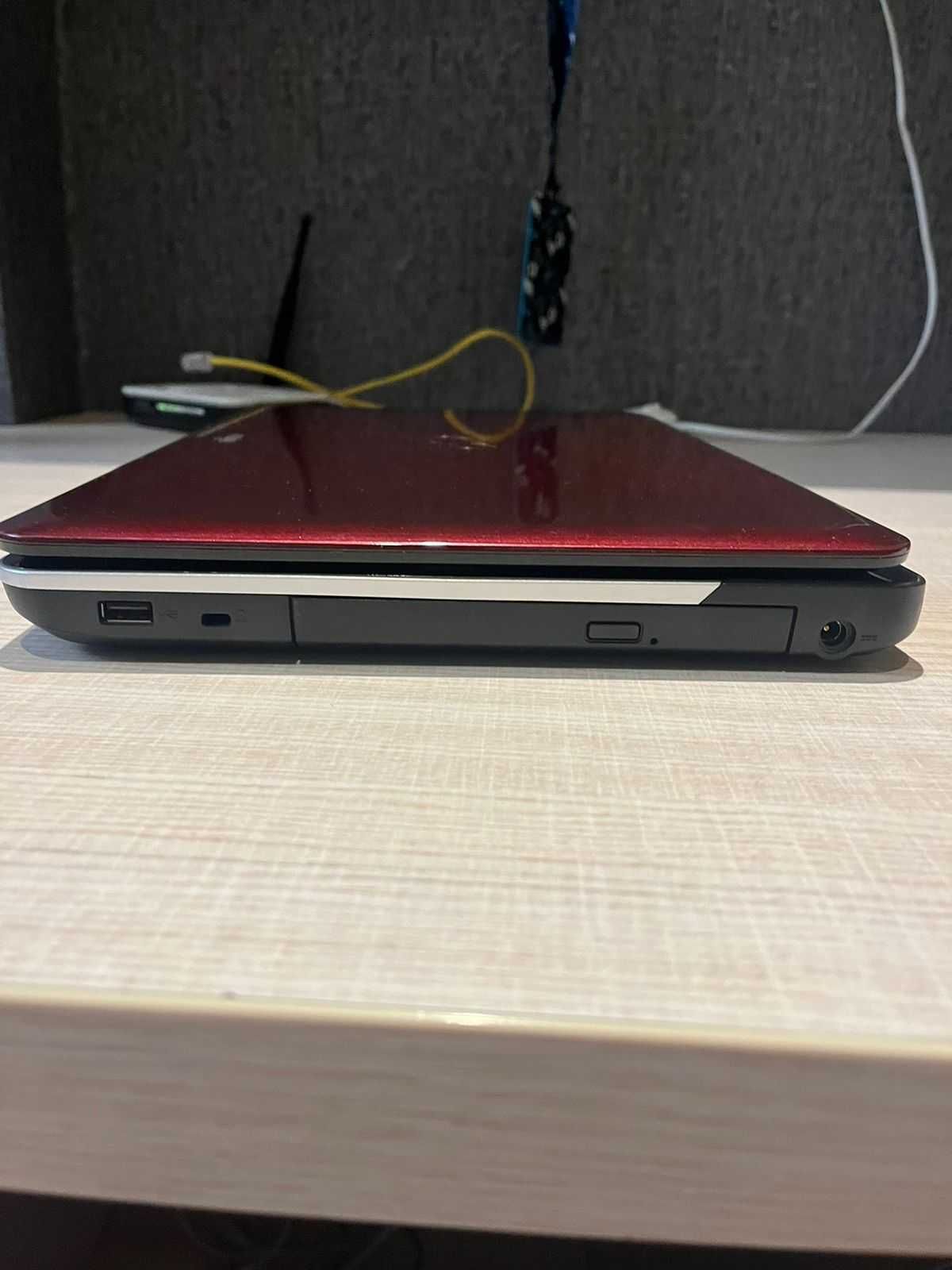 Fujitsu LIFEBOOK AH531