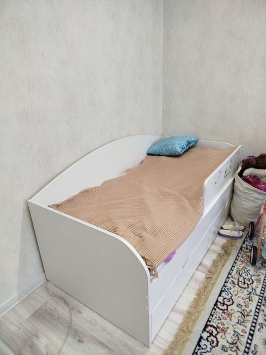 Кровать детская в хорошем состояние