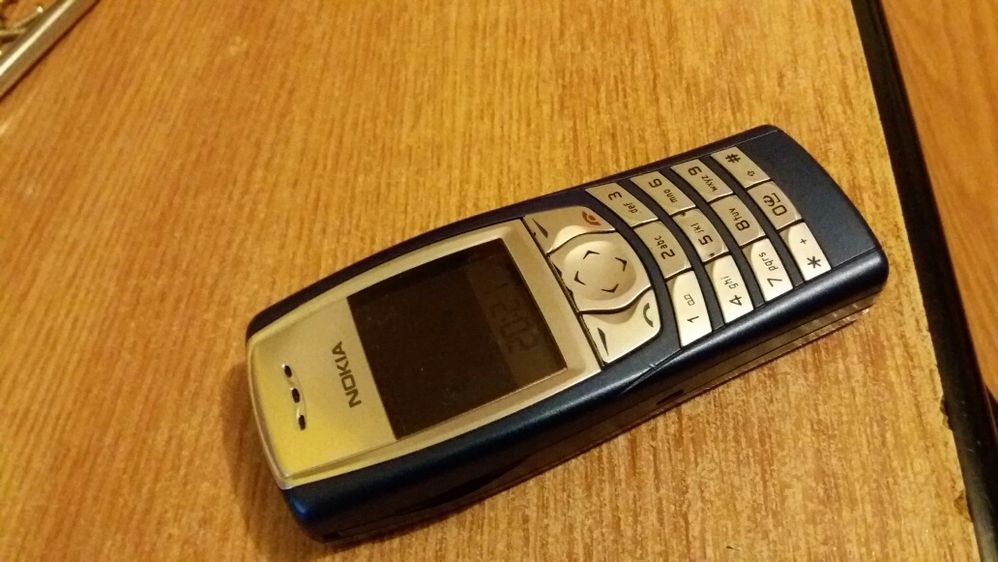 Nokia 6610i putin folosit ca nou