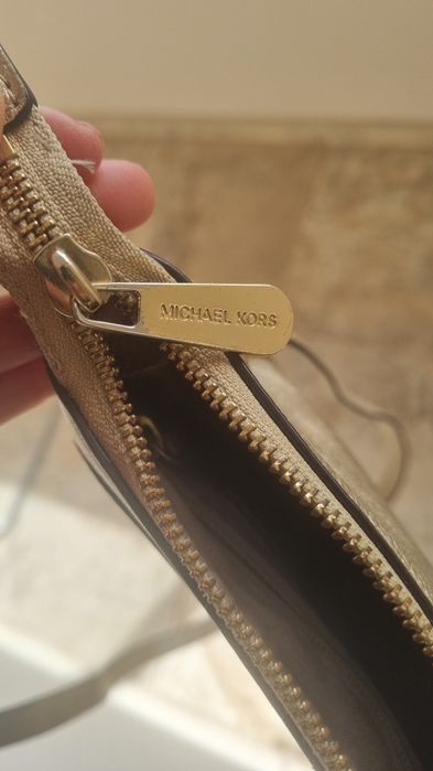 Michael Kors оригинална златиста чанта ест.кожа