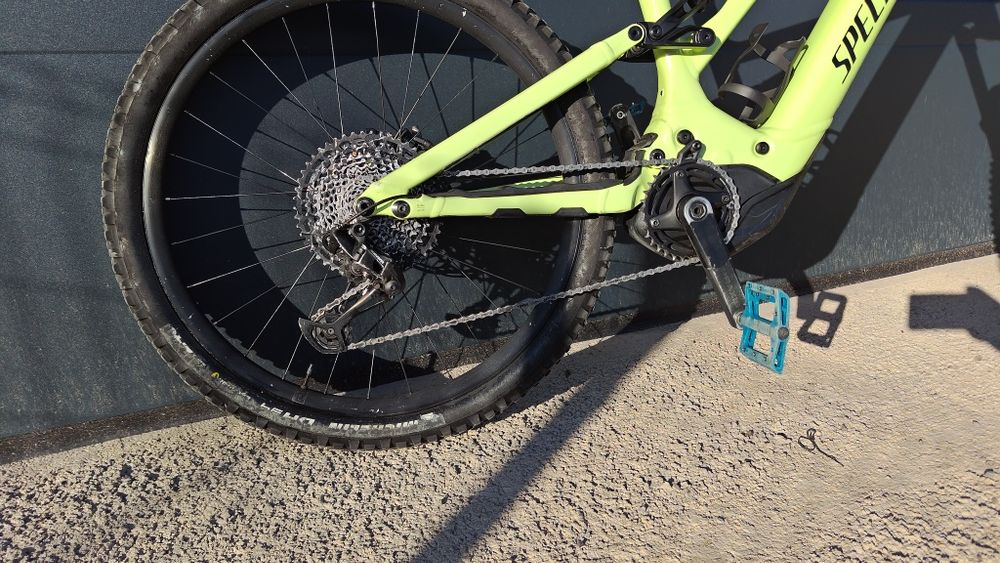 Specialized Turbo Levo 2023 Gen 3, S4/L размер, 5450км, батерия 100%