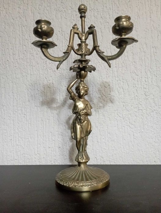 Месингов часовник и два месингови свещника