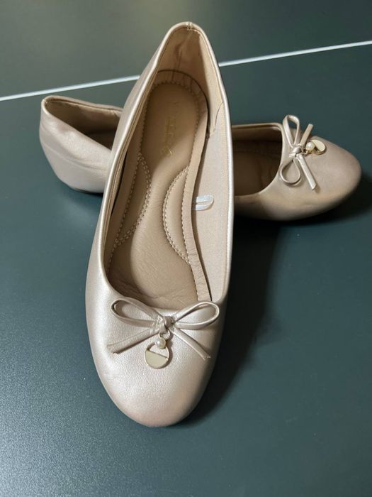 Продается детская шикарная обувь