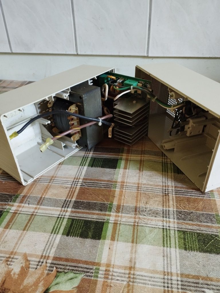 Продаю UPS б/у без аккумуляторов.