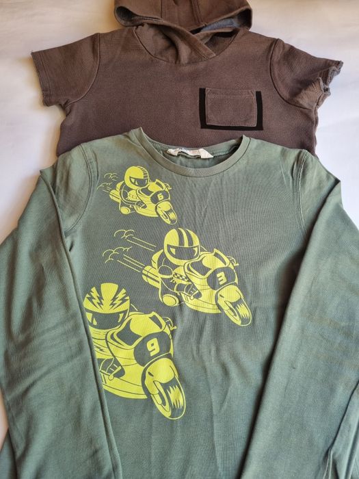 Зелена блуза с мотори H&M и блуза с качулка и къс ръкав Next, 122 см.