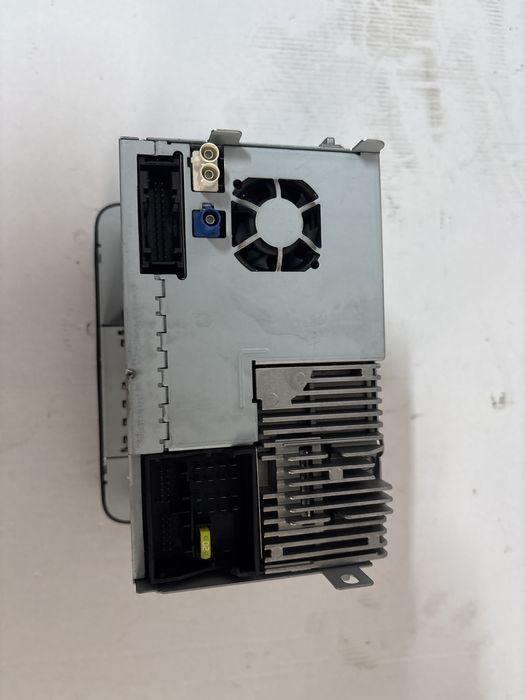 Radio CD cu navigatie Volkswagen cod 1T0 035 680 B