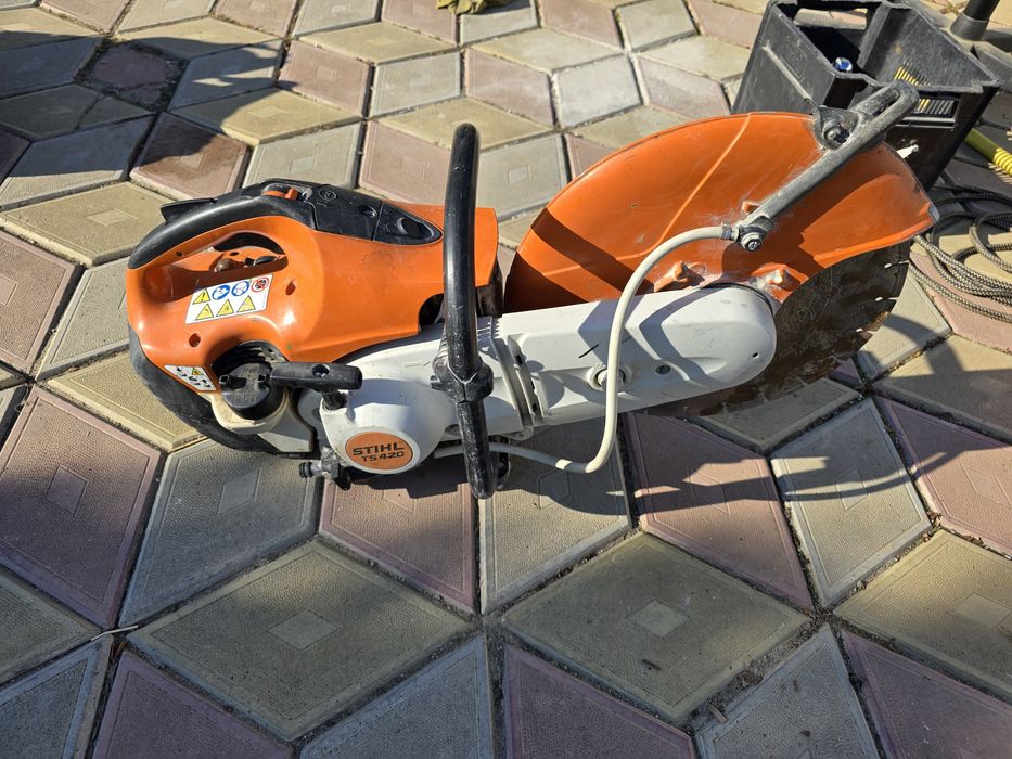 Vând drujba Beton Stihl TS 420 cu disc nou