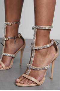 Елегантни сандали на висок ток