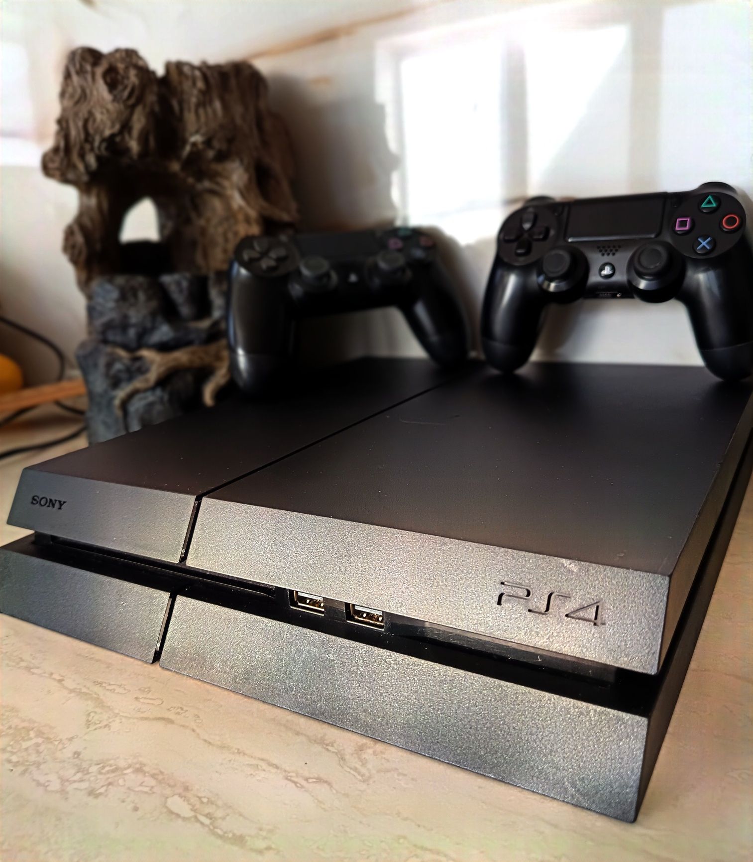 PS4/PlayStation 4 Phat 500GB HDD cu peste 10 jocuri+GTA 5+2 Manete