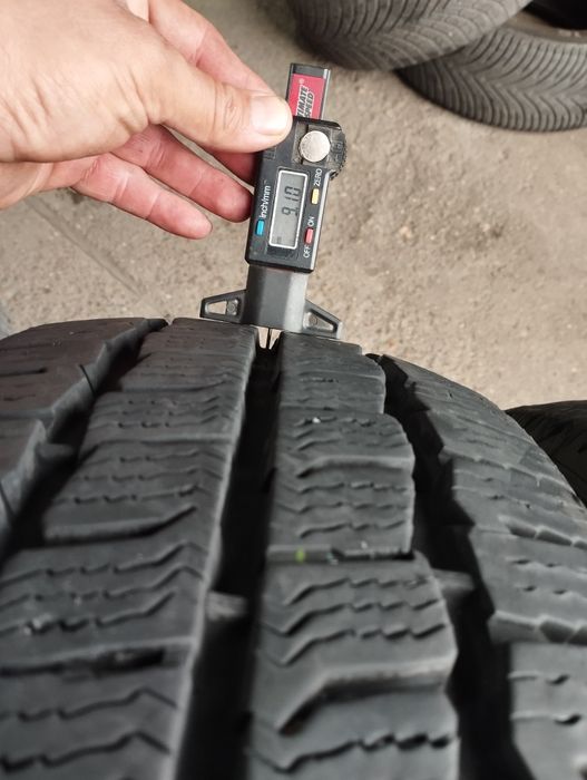 2 buc semi noi 215 65 16C Kumho iarna dot2024