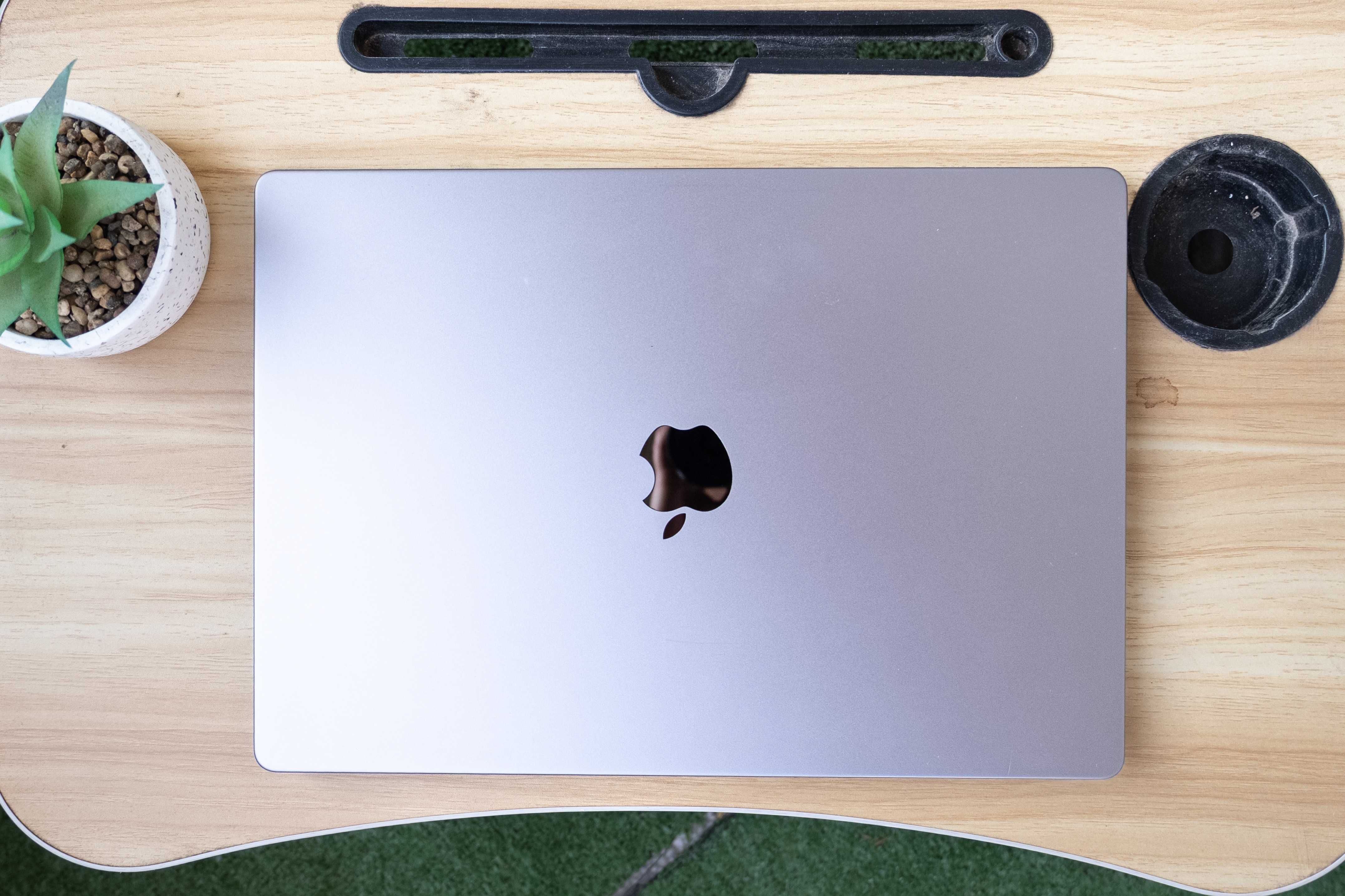 MacBook Pro 16" M1 Max – 32GB / 1TB – Като нов, 99% батерия