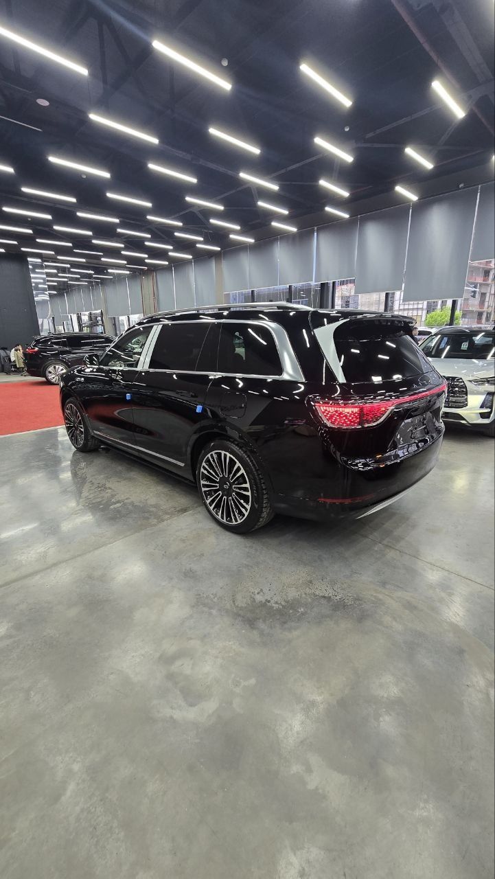 AITO M9 PHEV 1.5 T 4WD 2025