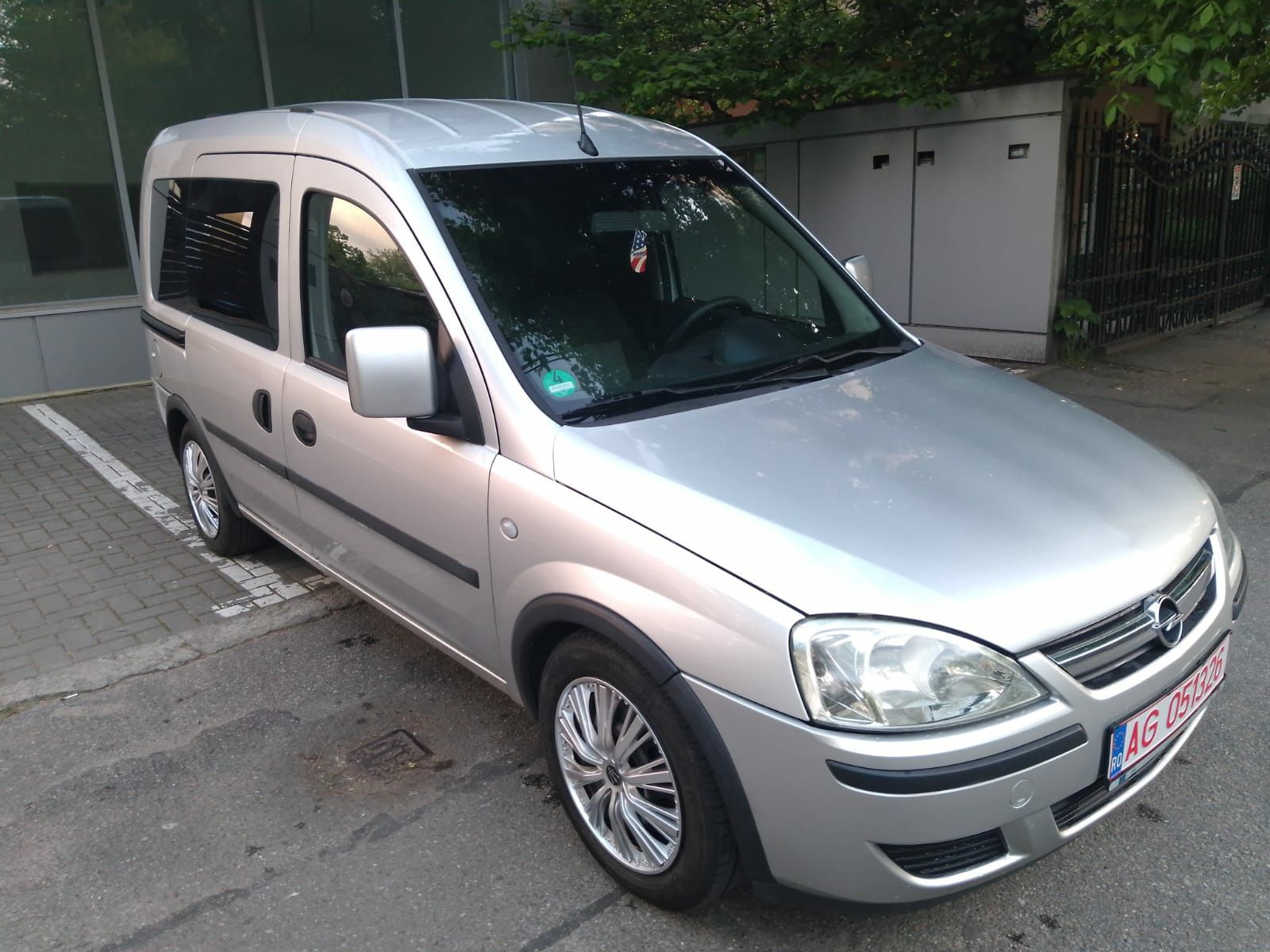 Opel Combo 1,7 cdti, Aer conditionat, Geamuri negre, Carlig