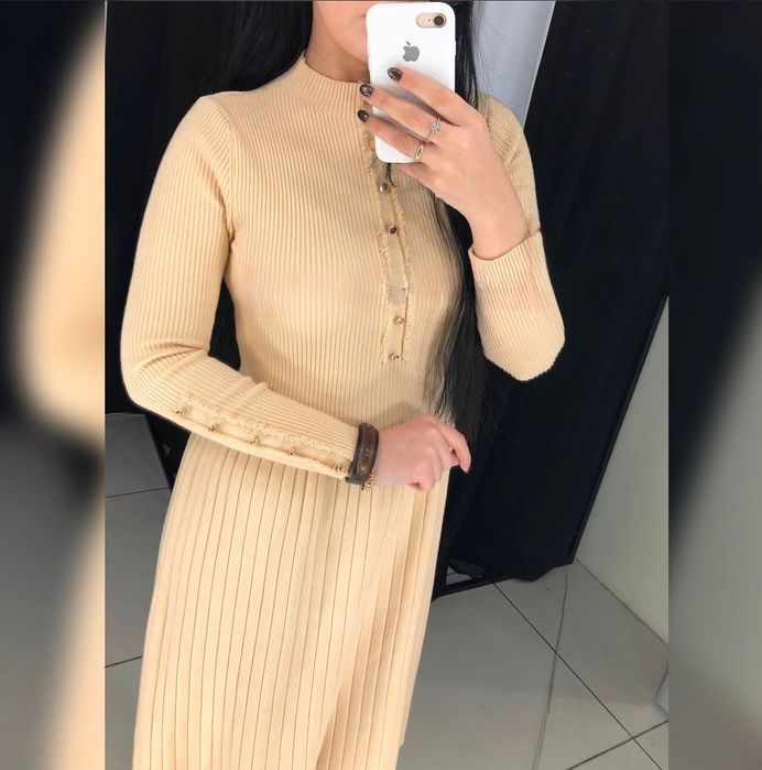 Продам трикотажные платье